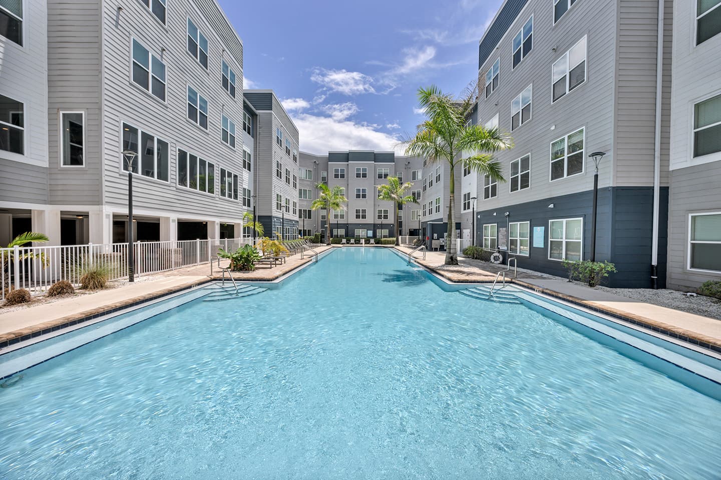 Halo46—Amenities—Pool-&-Courtyard-(17)
