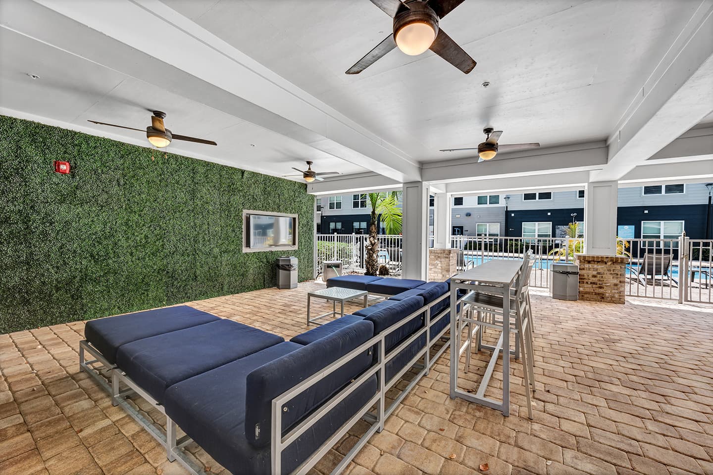 Halo46—Amenities—Pool-&-Courtyard-(22)